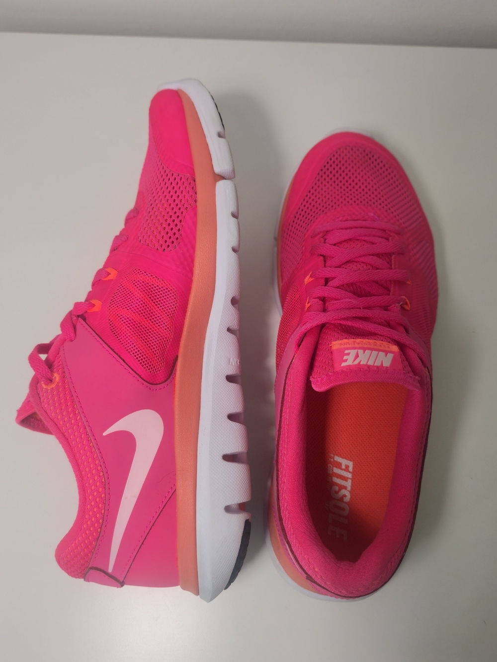 Size 8.5 - Nike Flex Run Pink Athletic Women's Sneaker